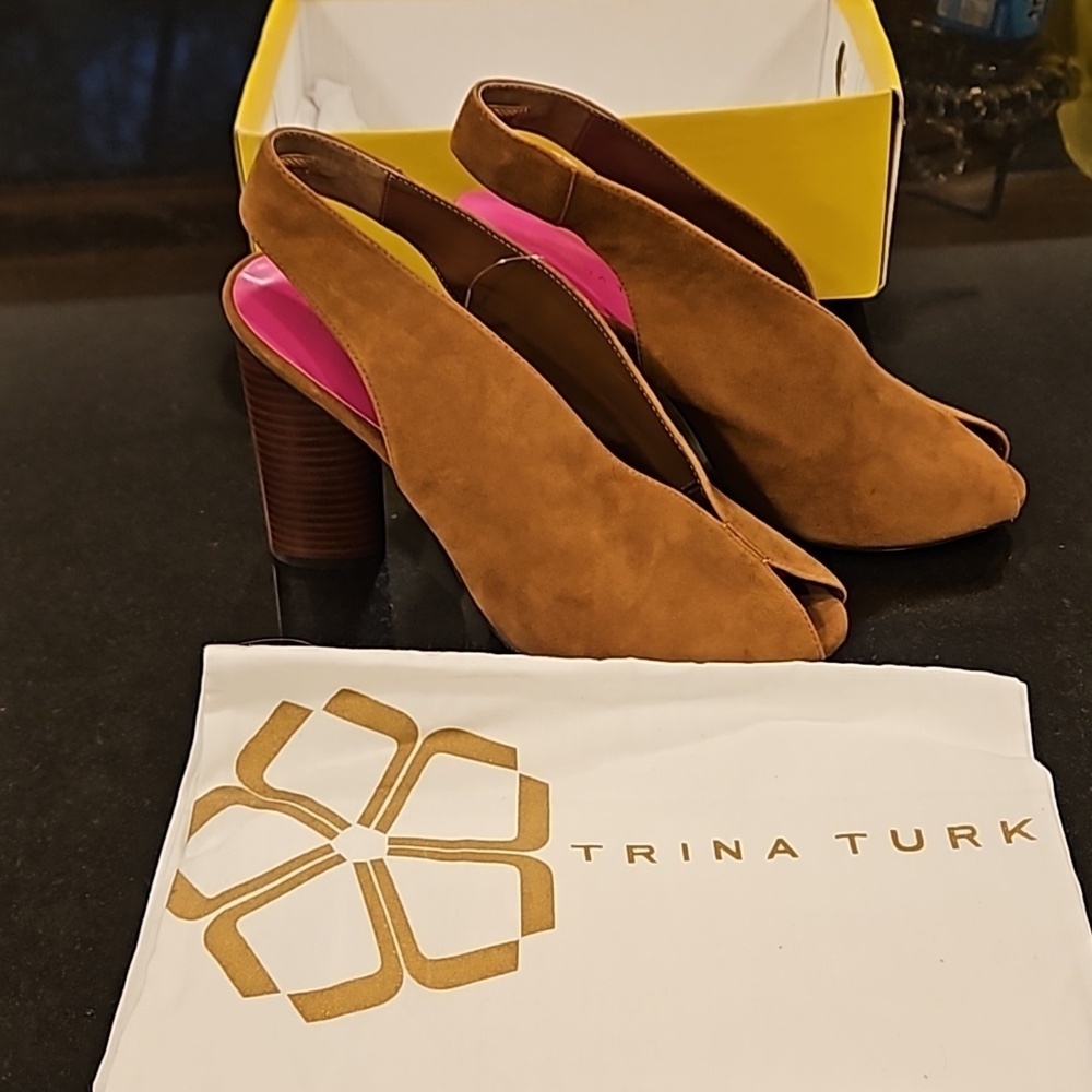 💕TRINA TURK💕 Sunset Blvd Suede Slingback Heels ~ Tan 10 New with Box (No Lid) - Picture 13 of 16